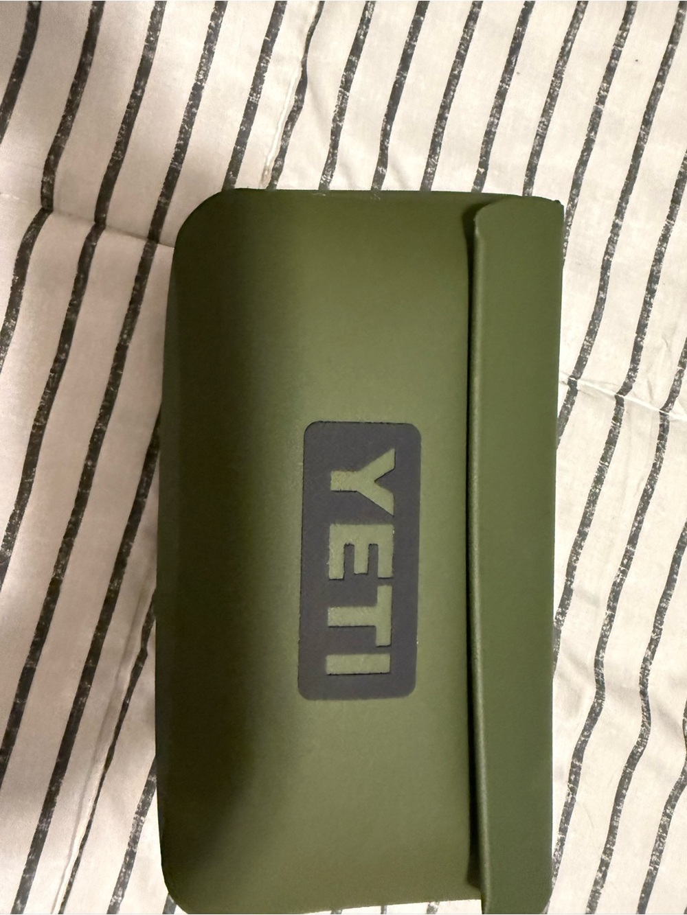 YETI Olive Green and Black Sidekick 1 Liter